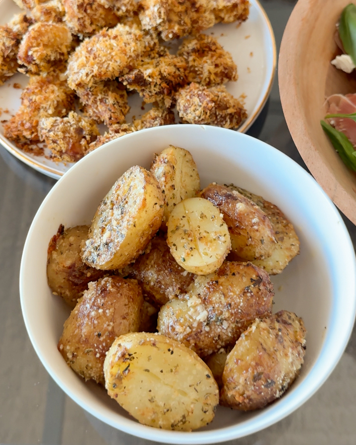 Crispy Air Fryer Parmesan Butter Potatoes